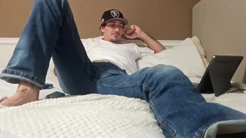 Snapshot of bluecollarfck chatting on December 5, 2:53 am Dominick Wyte online show from December 5, 2:53 am