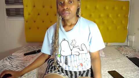 Snapshot of bluedi622952 chatting on February 25, 3:05 pm Tee online show from February 25, 3:05 pm