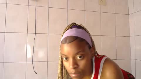 Snapshot of bluedi622952 chatting on March 7, 1:07 pm Tee online show from March 7, 1:07 pm