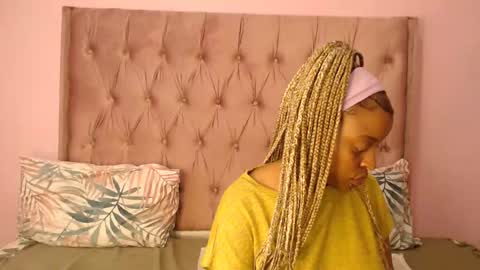 Snapshot of bluedi622952 chatting on March 9, 9:02 am Tee online show from March 9, 9:02 am