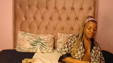 Snapshot of bluedi622952 chatting on March 10, 5:43 am Tee online show from March 10, 5:43 am