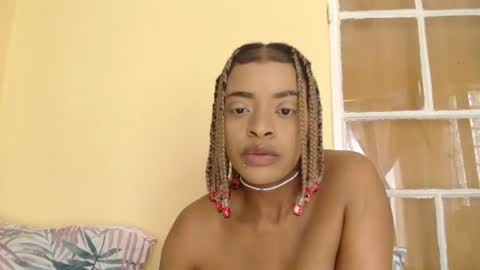 Snapshot of bluedi622952 chatting on November 30, 10:41 am Tee online show from November 30, 10:41 am