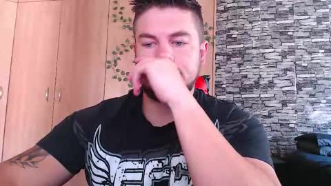 blueeyeboy0 online show from October 14, 7:09 am