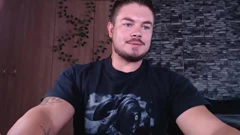 blueeyeboy0 online show from February 24, 7:39 am