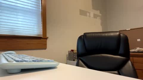 Snapshot of blueeyedddvixen chatting on January 7, 2:30 pm BlueEyedDDVixen online show from January 7, 2:30 pm