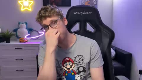 blueeyedtallguy online show from December 6, 4:36 am