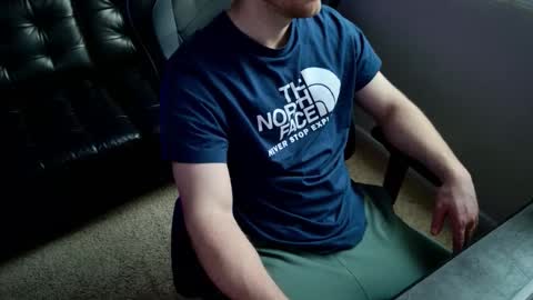 Snapshot of blueeyedtallguy chatting on January 31, 11:14 pm blueeyedtallguy online show from January 31, 11:14 pm