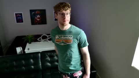 Snapshot of blueeyedtallguy chatting on March 17, 9:07 pm blueeyedtallguy online show from March 17, 9:07 pm