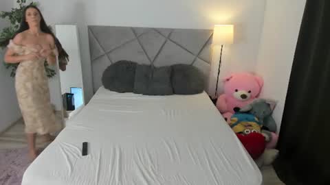 blueeyeslexxxy online show from June 18, 6:35 am