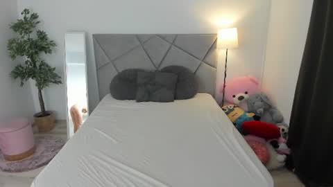 blueeyeslexxxy online show from July 4, 7:58 am