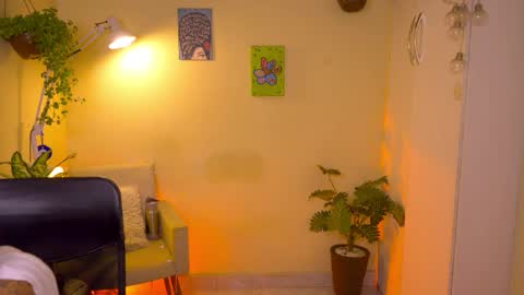 FLORAA online show from April 7, 7:20 am