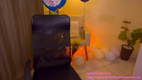 FLORAA online show from April 10, 11:04 am