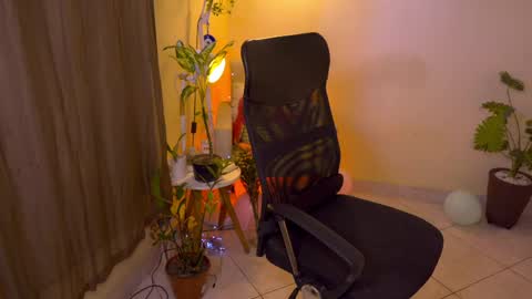 FLORAA online show from April 14, 1:50 pm