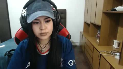 bluegoddessstoned online show from September 18, 2:57 am