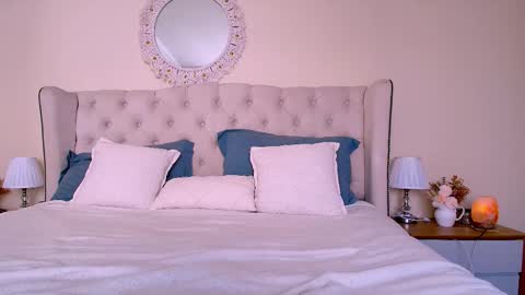 FLORAA online show from December 16, 1:16 pm