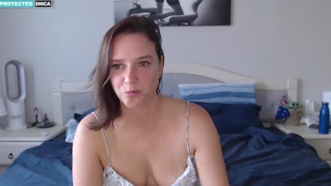 Stacey online show from February 4, 1:33 am