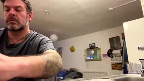 Snapshot of blueylouie8383 chatting on February 9, 2:17 am Blueyloey online show from February 9, 2:17 am