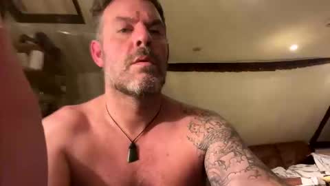 Snapshot of blueylouie8383 chatting on October 7, 1:25 am Blueyloey online show from October 7, 1:25 am