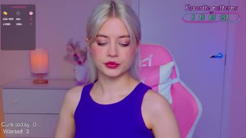 Snapshot of blush_im_crush chatting on July 22, 5:27 pm Wendy online show from July 22, 5:27 pm