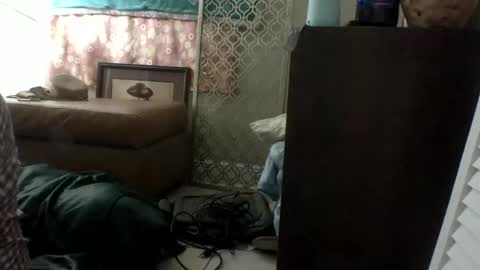 Snapshot of blushbitxh chatting on December 16, 11:01 am BLUSHBITXH online show from December 16, 11:01 am