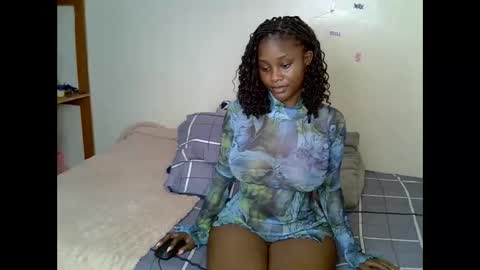 Snapshot of blushyhoney chatting on May 17, 10:00 am blushyhoney online show from May 17, 10:00 am
