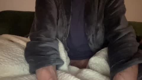 Snapshot of bluuuuuuub chatting on February 9, 10:21 pm bluuuuuuub online show from February 9, 10:21 pm