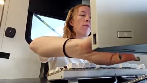 Snapshot of bmorganne420 chatting on November 18, 5:39 pm MamaMorgan online show from November 18, 5:39 pm