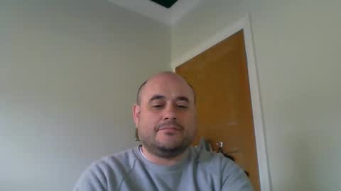 Snapshot of bobabator chatting on February 14, 11:21 am bobabator online show from February 14, 11:21 am