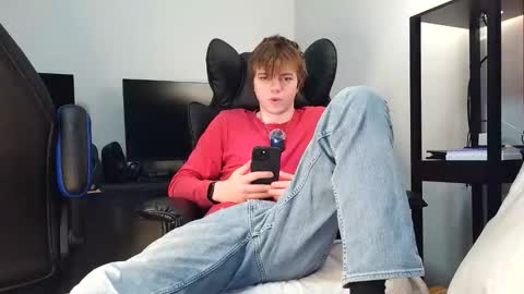 Snapshot of bobby72738 chatting on January 7, 3:42 am bobby72738 online show from January 7, 3:42 am