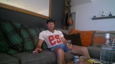 Snapshot of bobbyandsadie chatting on October 31, 4:57 am Bobby and Sadie online show from October 31, 4:57 am