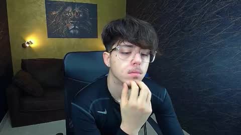 BodhiHayes online show from February 17, 5:26 am