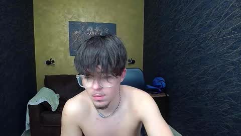 BodhiHayes online show from March 17, 5:22 am