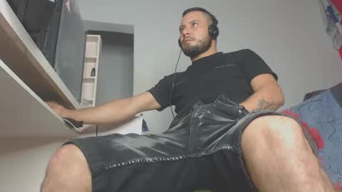 Snapshot of body_xxx chatting on November 30, 8:18 am body xxx online show from November 30, 8:18 am