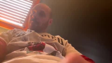 Snapshot of bodyart85_19 chatting on November 30, 1:59 pm Bodyart85 19 online show from November 30, 1:59 pm