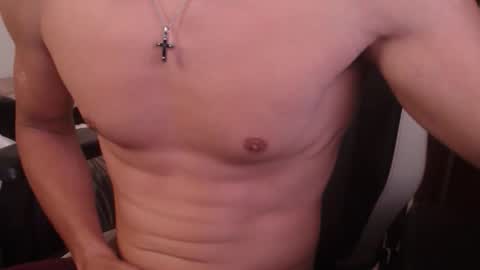 Snapshot of bodyking69 chatting on May 31, 7:37 am bodyking69 online show from May 31, 7:37 am