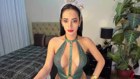 Snapshot of bombshelllaurax chatting on November 8, 10:19 pm bombshelllaurax online show from November 8, 10:19 pm