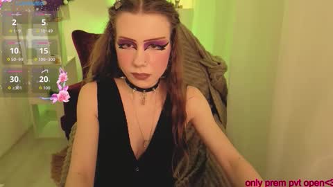 Karen online show from December 15, 4:00 pm