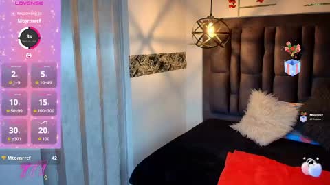 BONIE WILLS online show from April 15, 12:23 pm