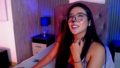 Snapshot of bonnali_lune chatting on October 15, 11:38 pm bonnali_lune online show from October 15, 11:38 pm