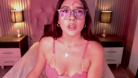 Snapshot of bonnali_lune chatting on October 23, 10:52 pm bonnali_lune online show from October 23, 10:52 pm