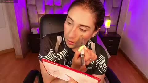 bonnali_lune online show from April 13, 10:48 pm