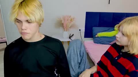 Snapshot of bonnie_and_c1yde chatting on September 10, 5:13 pm Jessy Mark online show from September 10, 5:13 pm