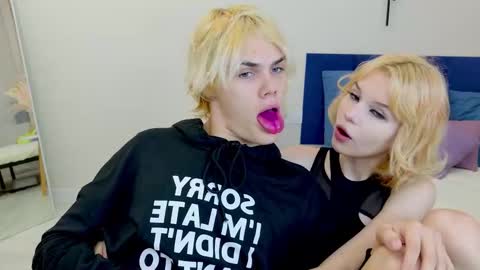 Snapshot of bonnie_and_c1yde chatting on September 22, 5:04 pm Jessy Mark online show from September 22, 5:04 pm