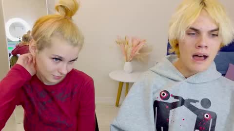 Snapshot of bonnie_and_c1yde chatting on September 28, 5:07 pm Jessy Mark online show from September 28, 5:07 pm