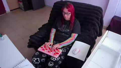 Snapshot of bonnie_moon_ chatting on October 7, 6:38 pm Bonnie Help me reach 500 likes online show from October 7, 6:38 pm