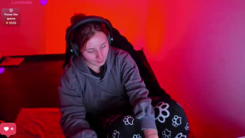 Bonnie Help me reach 500 likes online show from March 27, 9:47 pm