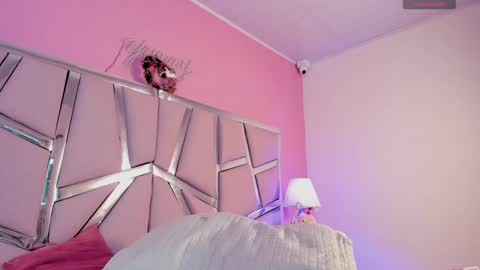 Bonnie  online show from December 28, 9:30 pm