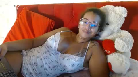 Queen Bon Vivantt online show from December 2, 3:14 pm