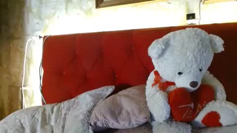 Queen Bon Vivantt online show from December 3, 4:25 am