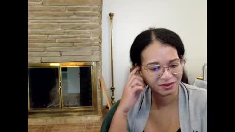 Queen Bon Vivantt online show from October 21, 1:23 pm